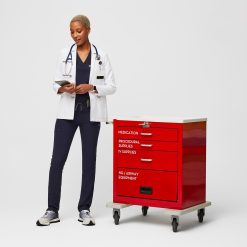 Alternative view of FIGS Bellevue Classic Short Lab Coat Medical Workwear