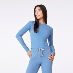 Alternative view of FIGS Ribbed Cropped Longsleeve Underscrub