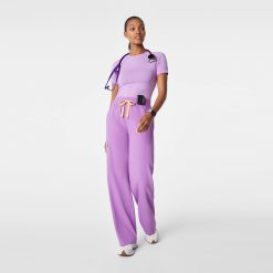 Alternative view of FIGS Salta Seamless Shortsleeve Underscrub