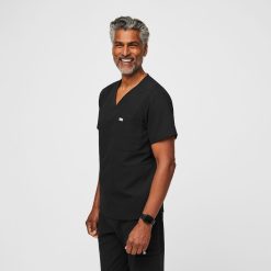Alternative view of FIGS Chisec Three-Pocket Scrub Top