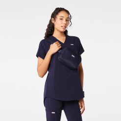 Alternative view of FIGS The Shift Belt Bag Healthcare Work Bag