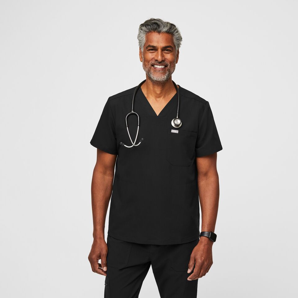 FIGS Chisec Three-Pocket Scrub Top