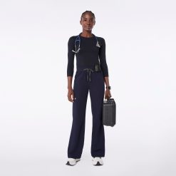 Alternative view of FIGS Salta Seamless Sleeve Underscrub